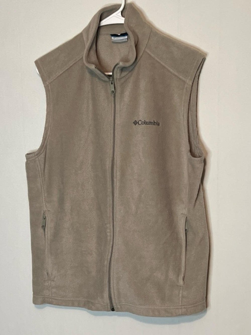 Columbia Vest Mens Size Medium Fleece Full Zip Outdoors  Beige Pockets.
